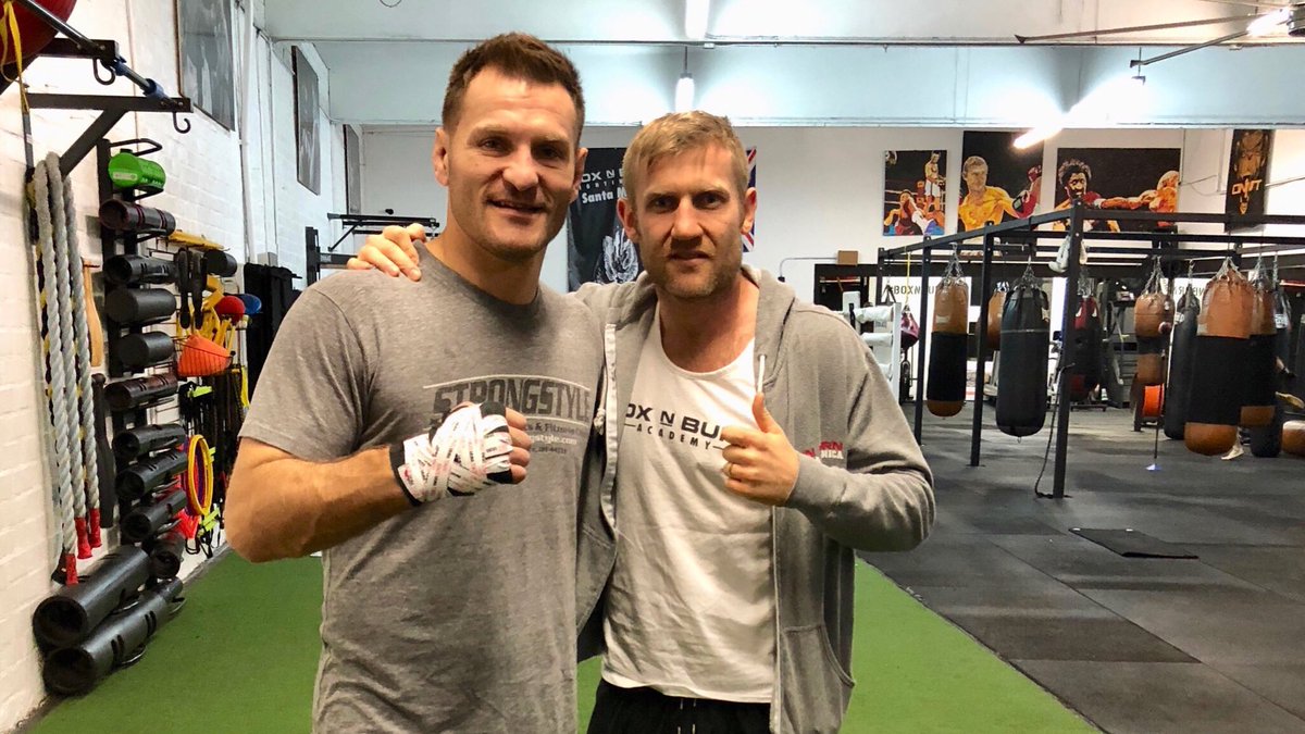 Tony_Jeffries's tweet photo. Great to have the single, best fighter on the planet  training in @BoxNBurn 

@stipemiocicufc , great fella! https://t.co/tnK2i8yzHv