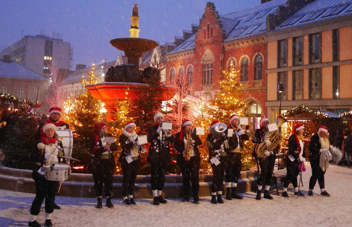Christmas time in Kristiansand, southern #Norway 🎅 @SouthernNorway @Kristiansand_by #travel #music 🎼