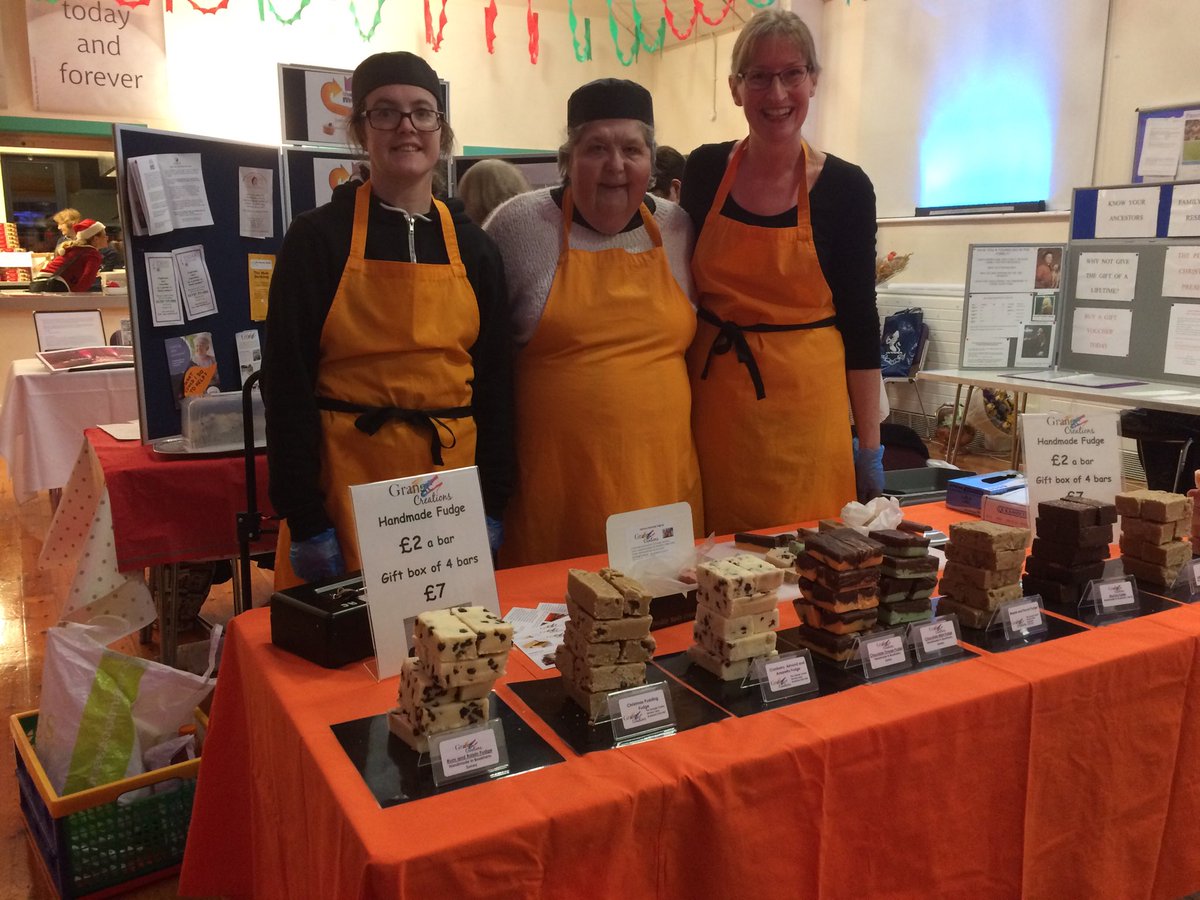 SarahHermans603's tweet photo. Bookham Christmas late shopping eve @GrangeCreations @TheGrangeCentre #christmasfudge https://t.co/bJxayT9szv