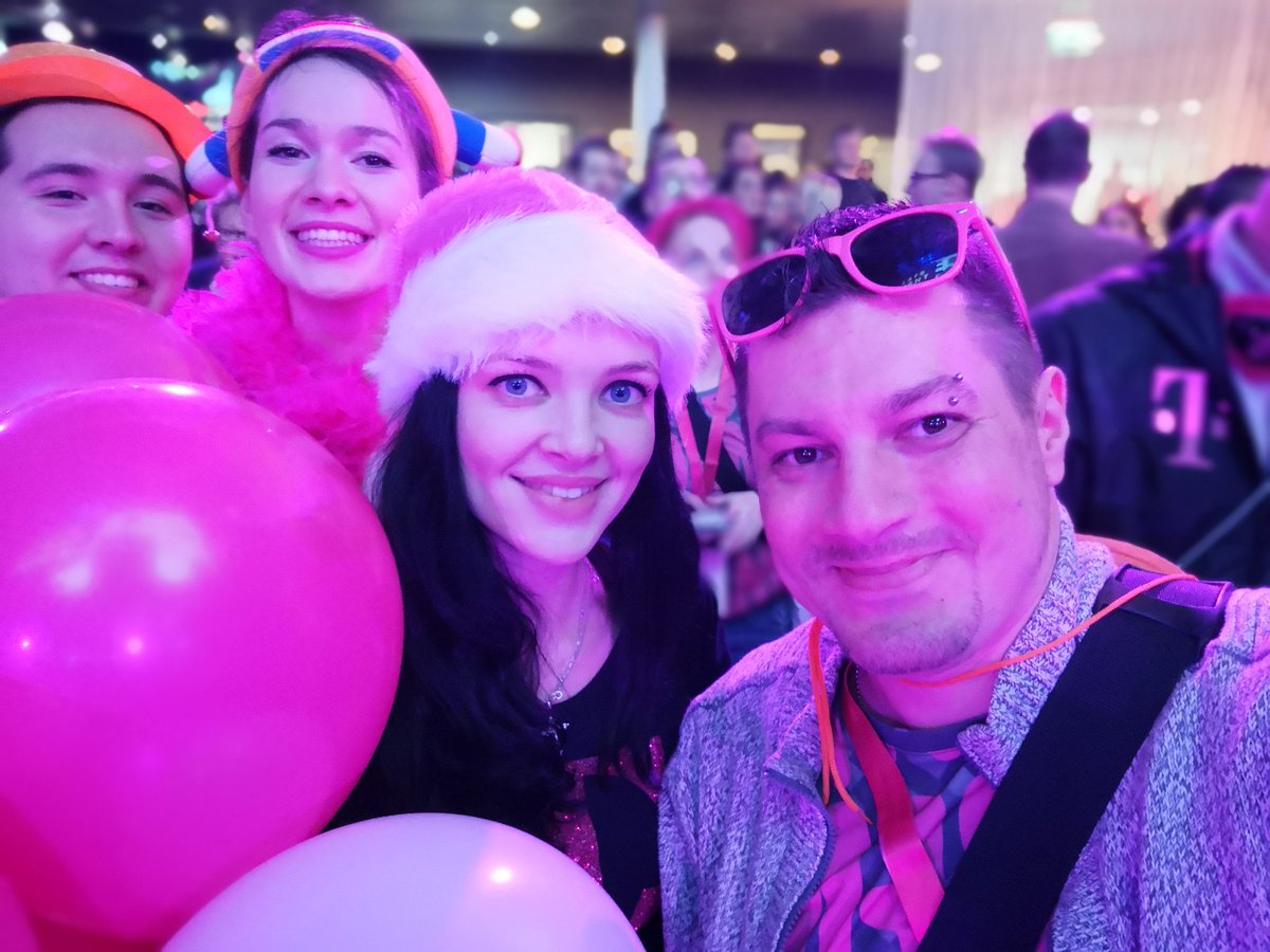 gaida_peter's tweet photo. #telekomwall #magentaverbindet https://t.co/4y2fR9alCU