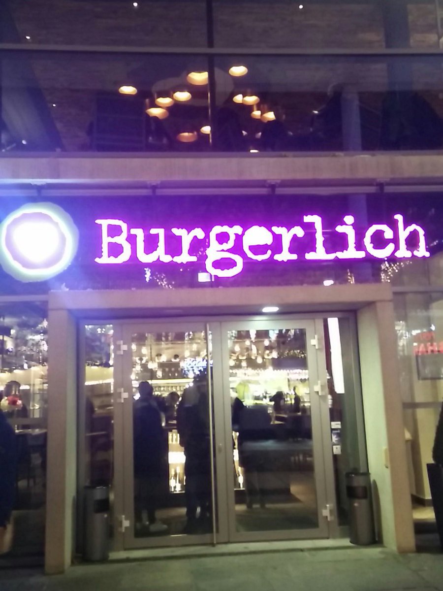 BlognBurgerDD's tweet photo. Ab 19 Uhr empfängt uns das #Burgerlich zum #BNBDD13. https://t.co/92zDLR1dm9