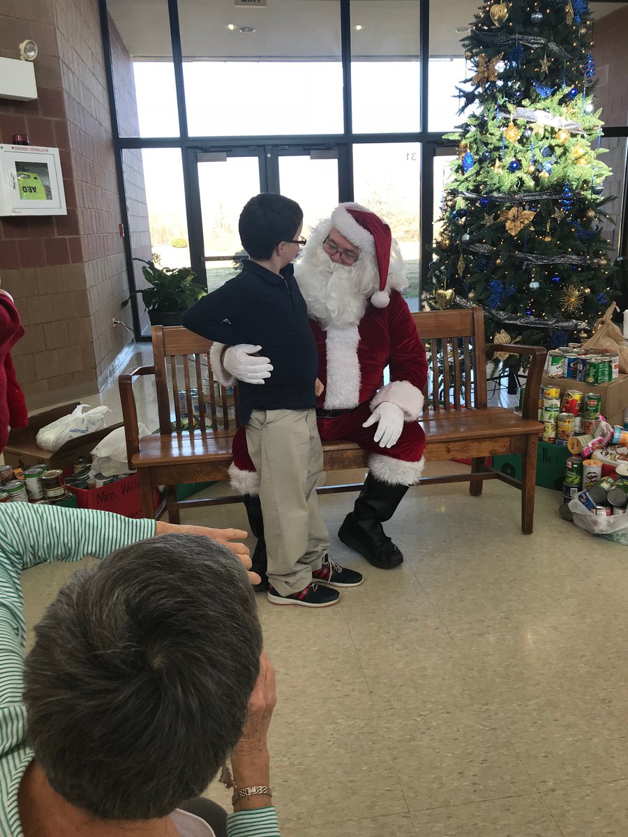 JMCSchools's tweet photo. 🎅🏽 sighting today at #DenmarkElementary 🎅🏽 Thank you to the South Jackson Civitan Club for arranging the special visit and 🎁🎁 for some of our exceptional students ❤️💚❤️💚 #Christmas2017 #holidayseason #community #caringforourstudents https://t.co/jHZMk3ilZl