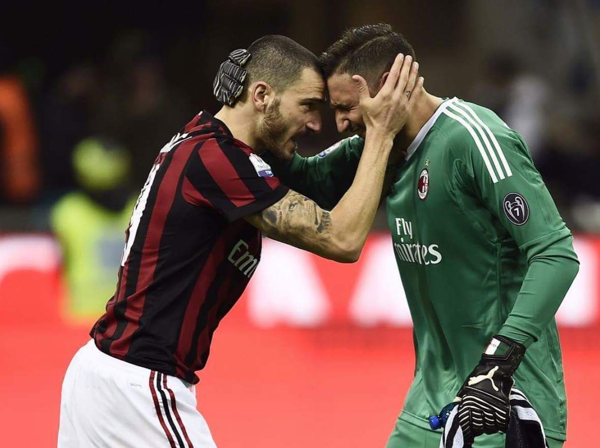 GiovanniPresta1's tweet photo. La cosa più bella è vedere te che vai a consolare e rassicurare #Donnarumma  sia in campo che nello spogliatoio. Ti sei comportato come farebbe un padre con un figlio.
#bravoleo 
#weareacmilan 🔴⚫ #RaiolaOUT https://t.co/PVxfnWETEw