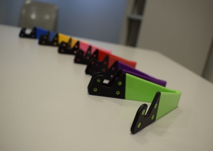 stand_it_ye's tweet photo. Make sure to come down to Tesco's, in Watford on Sunday between 10 and 4 to purchase your Pocket Stand. #Tesco #Watford #youngenterprise https://t.co/KhVIAPnEvw