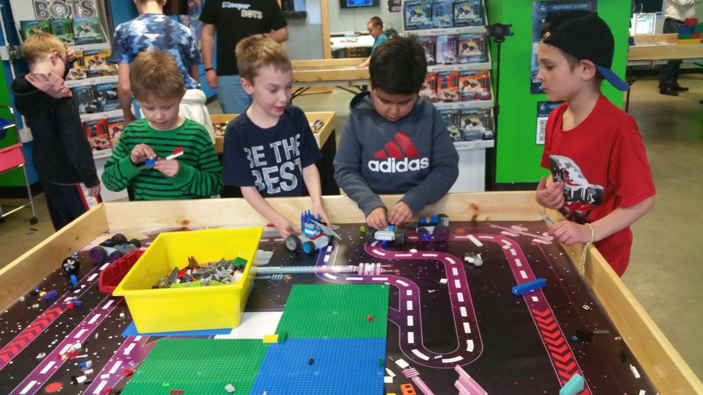 meeperBots's tweet photo. Our Makerspace is the perfect place for children to build, code, and have fun together over Christmas break. #meeperBOT

Learn more today!
https://t.co/wJtK3dpBA2 https://t.co/5Da37BxRbU
