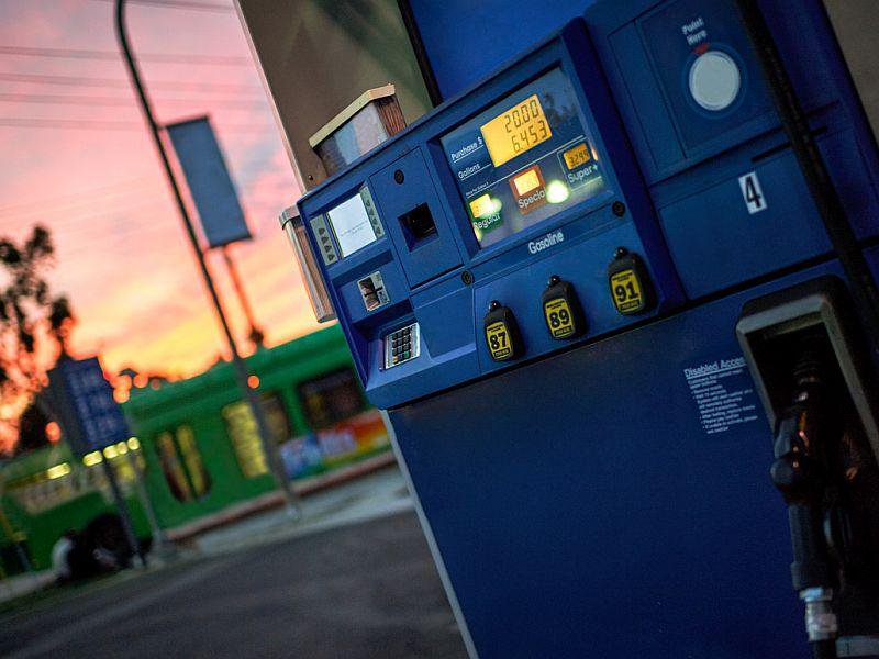 Drilling Into The New Carbon Tax Proposal dlvr.it/Q5ylzr https://t.co/n49VM2n2nB