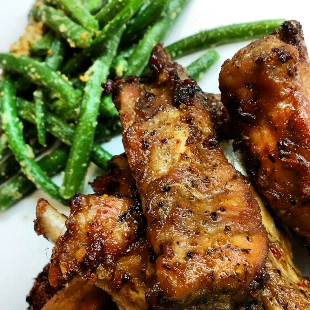 FITKspice's tweet photo. Oven roasted fiery sweet ribs with a rich sweet and spicy flavour that will have you begging for more! 🔥 For our full recipe visit our Facebook page!
.
.
.
#ribrecipes #eat #foodie #dinner #ribs #dinnerrecipe #recipe #sweetribs #cookingwithspice #fireinthekitchenspiceco #spicy https://t.co/HqlRfHch3f