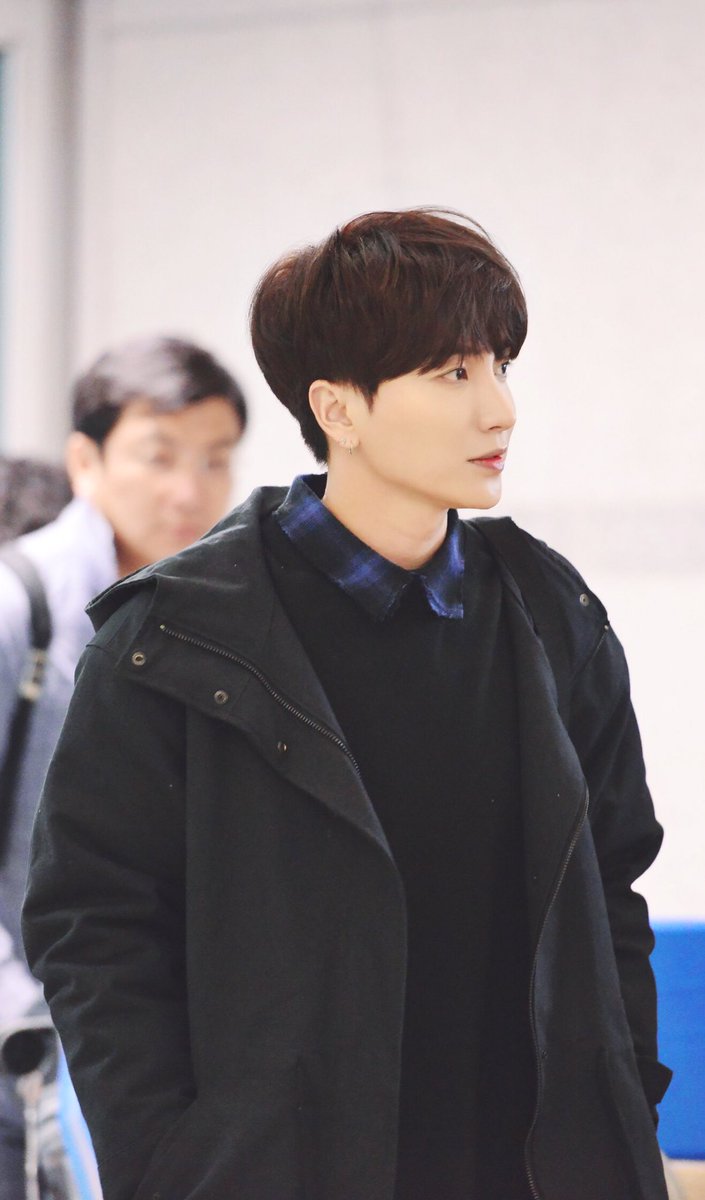 Bbxaaa_choi's tweet photo. ‘เธอเป็นใคร’

‘ฉันคือนาย แต่แซ่บกว่า’ https://t.co/9aN7kg3PdX