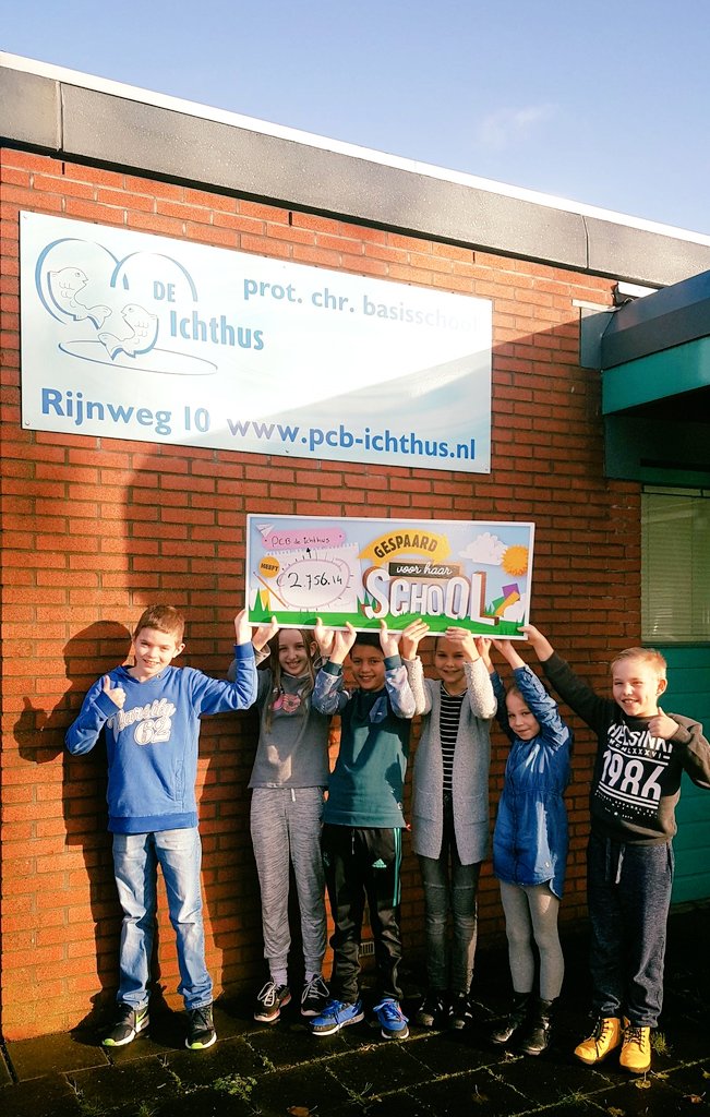 PcbIchthus's tweet photo. Wat fantastisch om dit vandaag met de kinderen te kunnen delen. 
U en jullie hebben zo goed gespaard met de actie van de Jumbo Supermarkten dat wij nu Vierkeerwijzermateriaal kunnen aanschaffen voor de kinderen voor maar liefst €2.756,14.
Iedereen BEDANKT!!! https://t.co/9ydc4LfbZx
