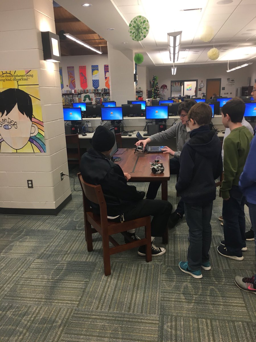 TinaFurnish's tweet photo. Hour of Code on the Road at GCB - 5 classes!! @DxcGives #dxccares #HCSLeadingtheway https://t.co/KiFeuxL5Tq