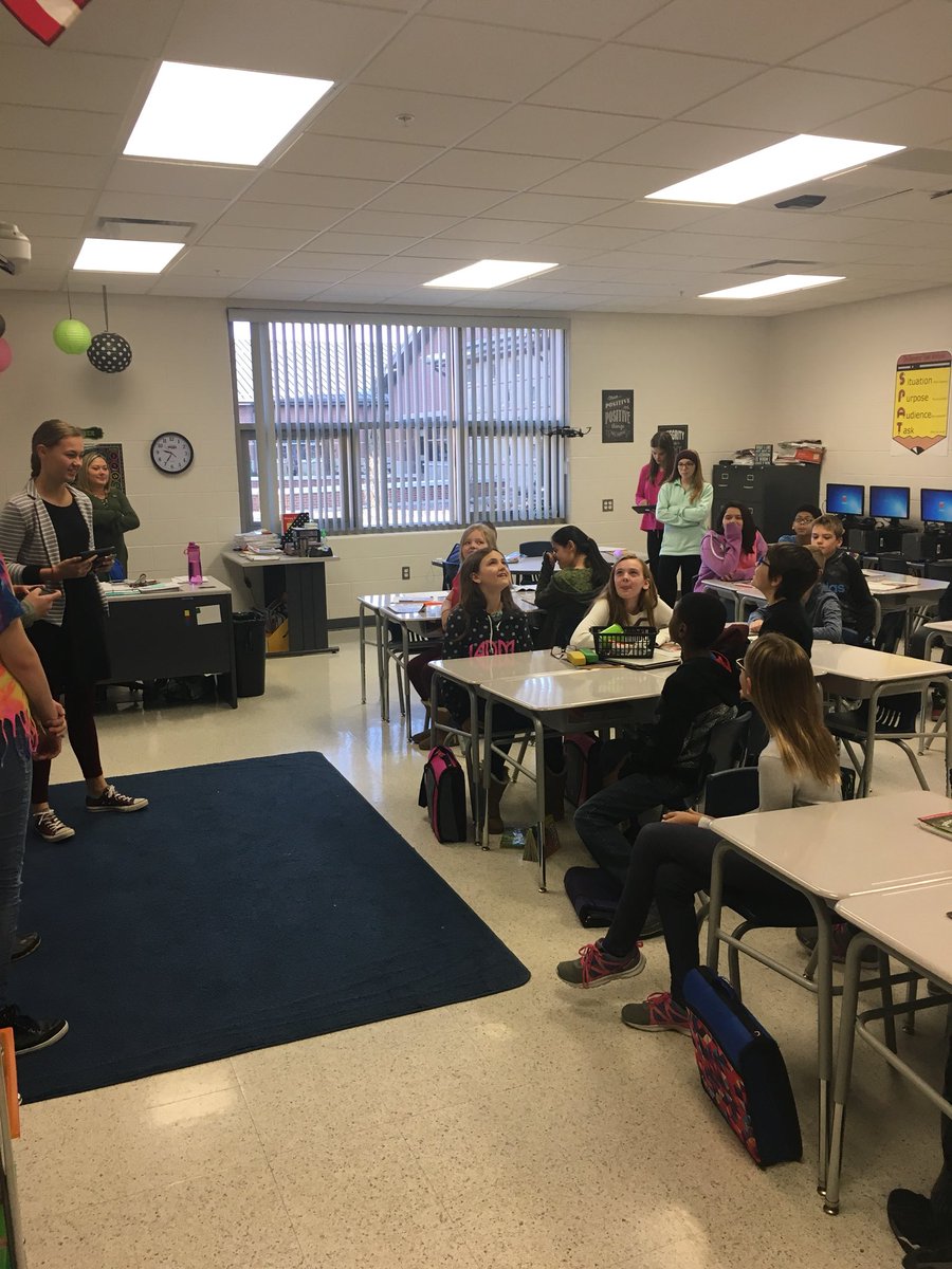 TinaFurnish's tweet photo. Hour of Code on the Road at GCB - 5 classes!! @DxcGives #dxccares #HCSLeadingtheway https://t.co/KiFeuxL5Tq