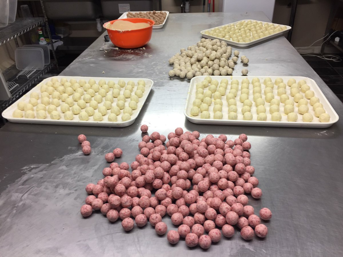 TheTruffleLady's tweet photo. Lots of lovely aromas at truffle HQ today - strawberry, cranberry, orange and a dash of Irish Cream! https://t.co/WLo1BoCh02
