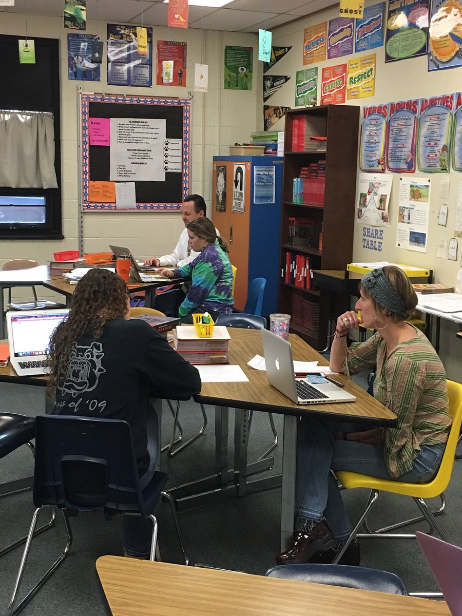 laura_breeding's tweet photo. Cross-content Ts sharing learning targets/success criteria using partner monitoring strategies #growcaroline @edgyeducation @LockermanMS https://t.co/Gok5Vlcvr3