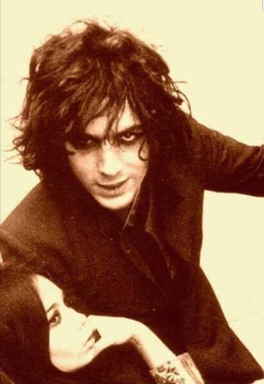 silentkry's tweet image. At 11:30pm UK Time, we lost our dear friend Iggy Rose. 

She was a beauty beyond
This world
My Heart
Is in tatters
Syd Barrett loved her so much
As did all of those
Who knew her
She was full of wisdom
&amp;amp; like Syd, moments
Of divine madness
Oh precious flower
You are with Syd now