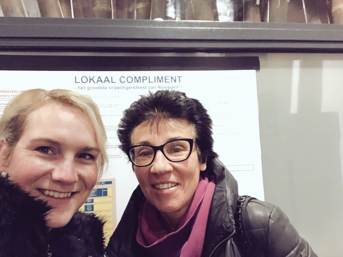 majomijling's tweet photo. Samen met de jarige @paradijsv bij het Lokaal Compliment in het Goffert Stadion. https://t.co/m2MqAn44ps