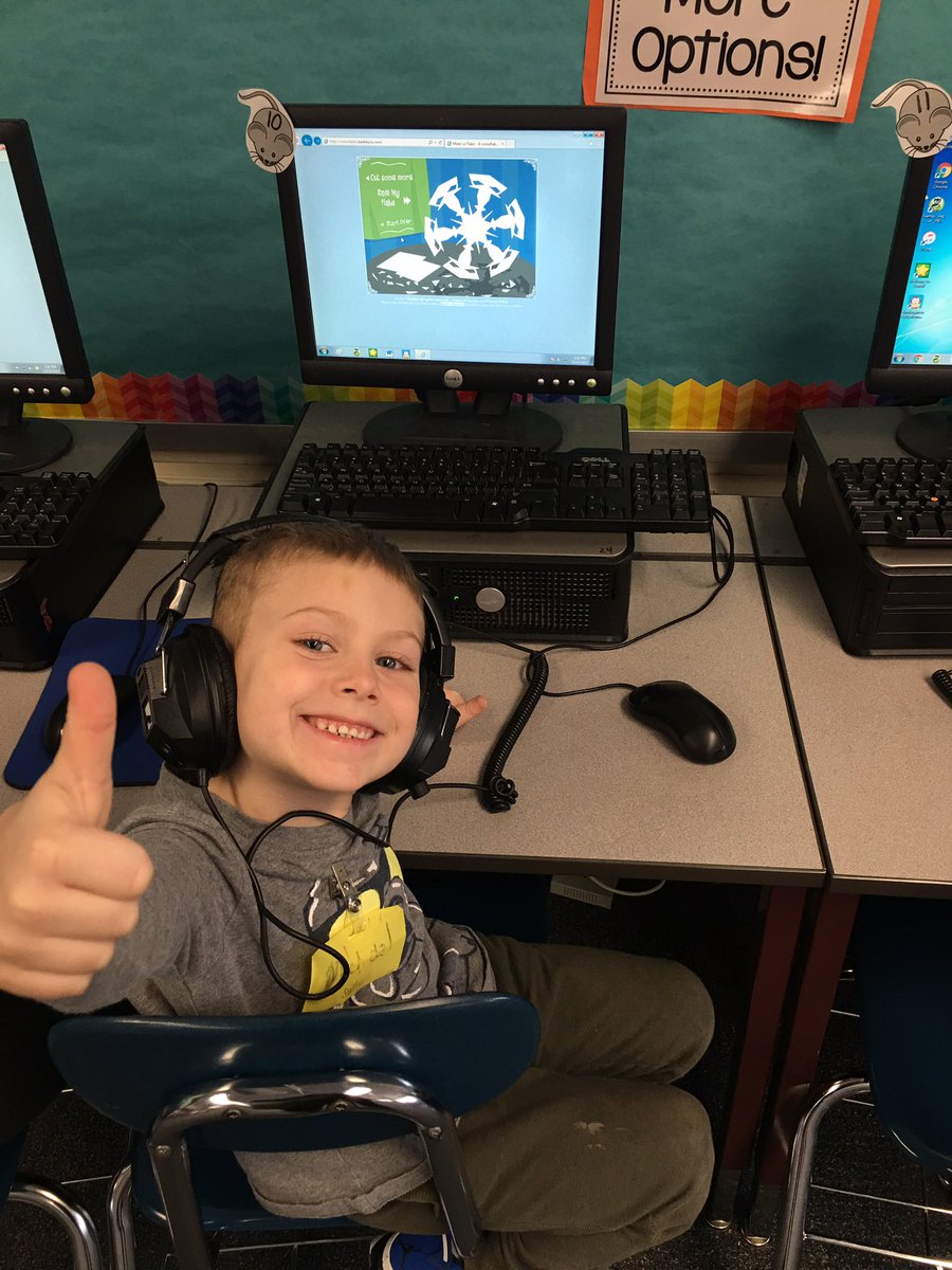 MsGaryKinderTec's tweet photo. Magic snowflake making with @JMSull class! #WinterFun #MagicSnowflakes #KinderTech ❄️ https://t.co/mIt9gJ7Enz