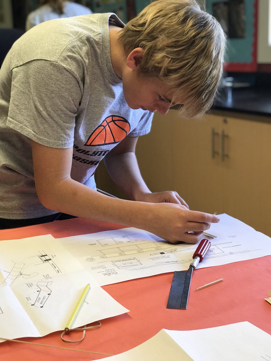 johnyen's tweet image. Poly 8th graders prepping their Science Olympiad projects #polysolves