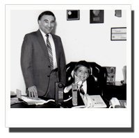 Twaddle_Twit's tweet photo. ICS WORLD  - MICHAEL #RABERN  .. Your office  # is all over my phone 2005 records in #Scottsdale.  I am going to bring a law suit for all the crap that happens from rogue gov agents https://t.co/B5Mijhy5zs