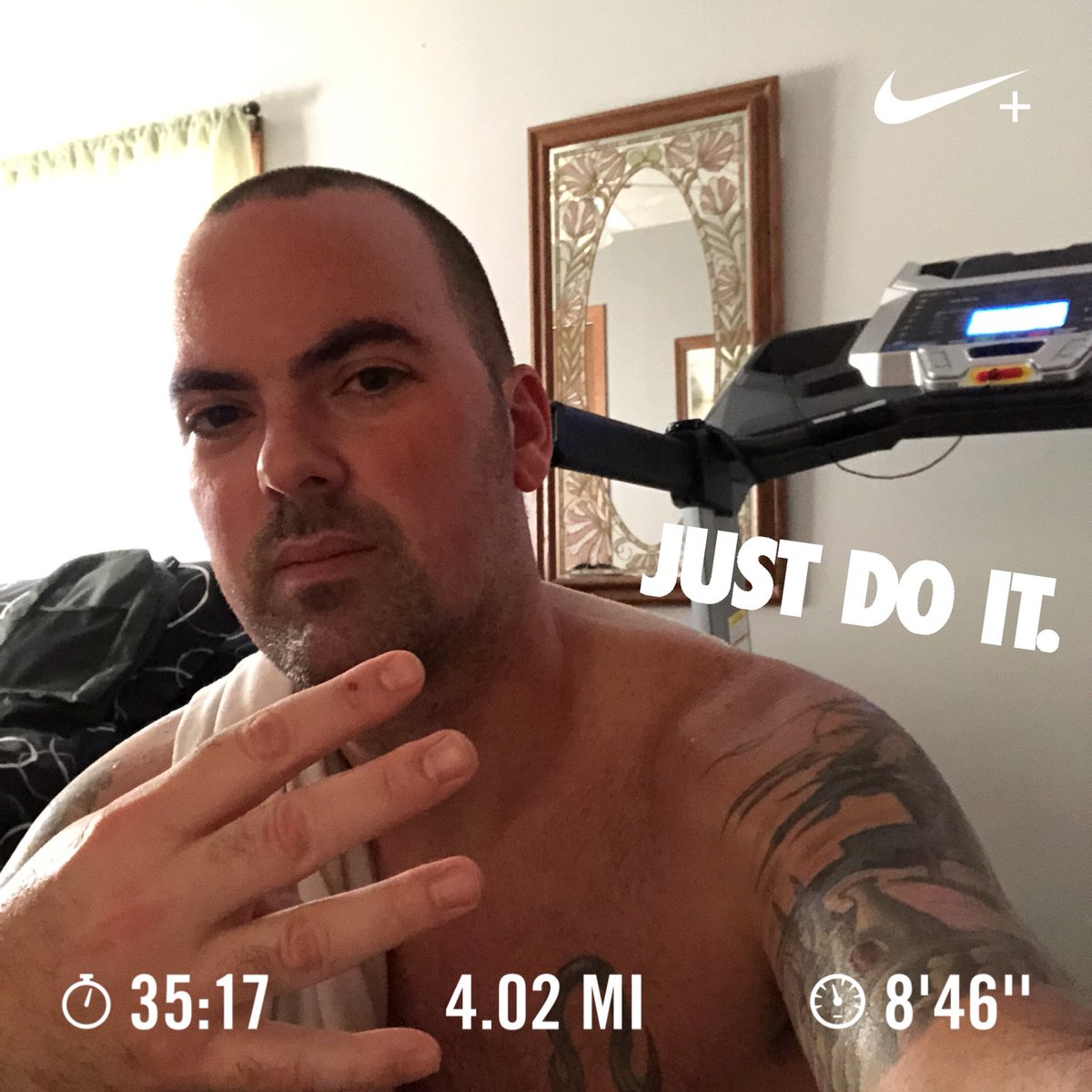 brandon__snyder's tweet photo. Another 4 #mile #treadmill #run in the books. C'mon @KevinHart4real show a fellow runner some support! #runwithhart #trainwithhart #runday #nikeplus @NikeRunning #justdoit @nuunhydration #running #nuunlife #werunsocial #teamnuun #makeyourwatercount #runstreak https://t.co/SCbn84wTeA