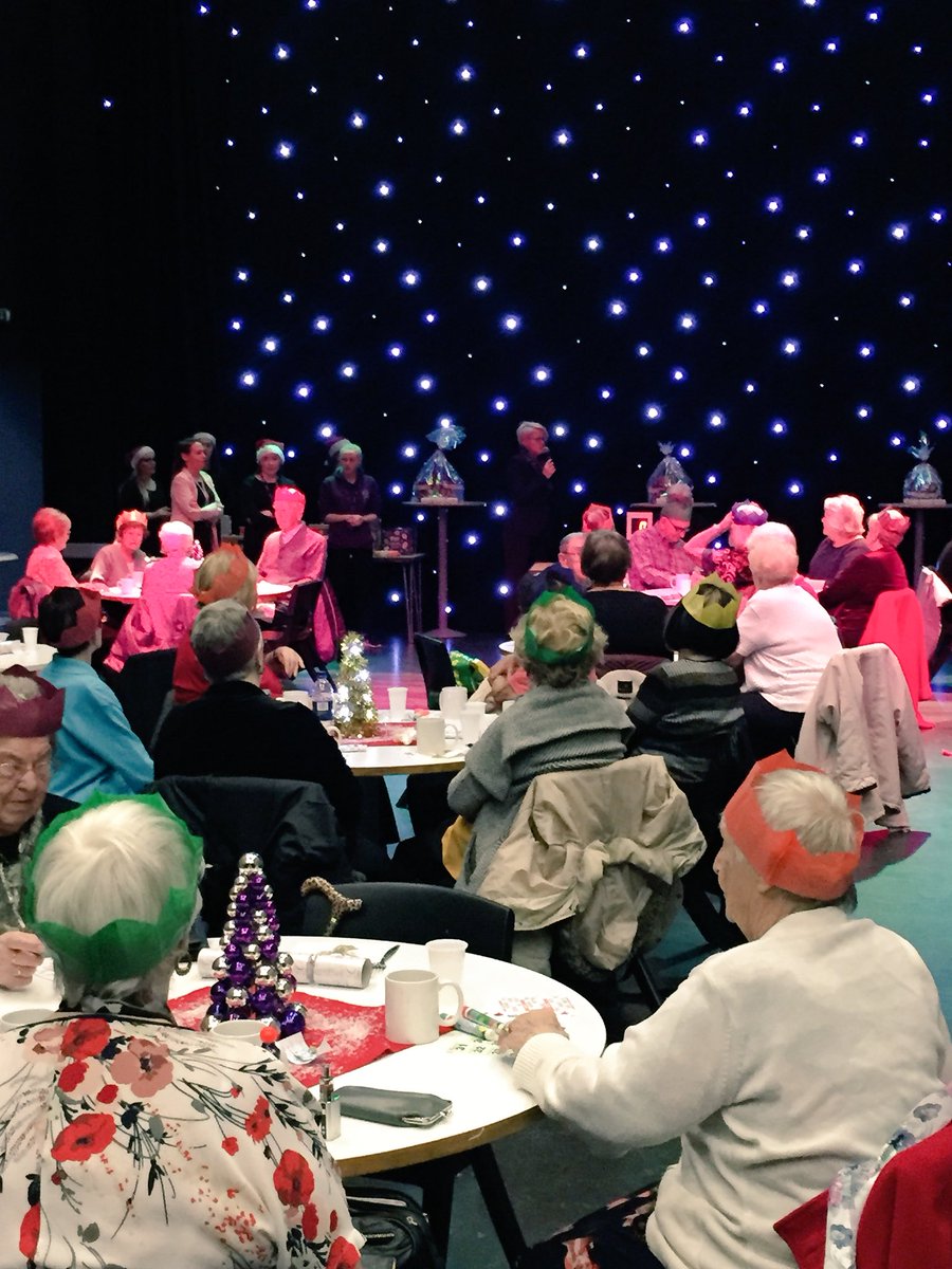 GateacreSchool's tweet photo. Well done to our amazing @gateacrebizness students for hosting a wonderful #Christmas dinner for our local community. Congratulations on a fantastic event! #communityatchristmas #TeamGateacre #Gateacrebiz @KellyKelly908 @BelleValeLabour @EducateMag https://t.co/aMej2oldx8
