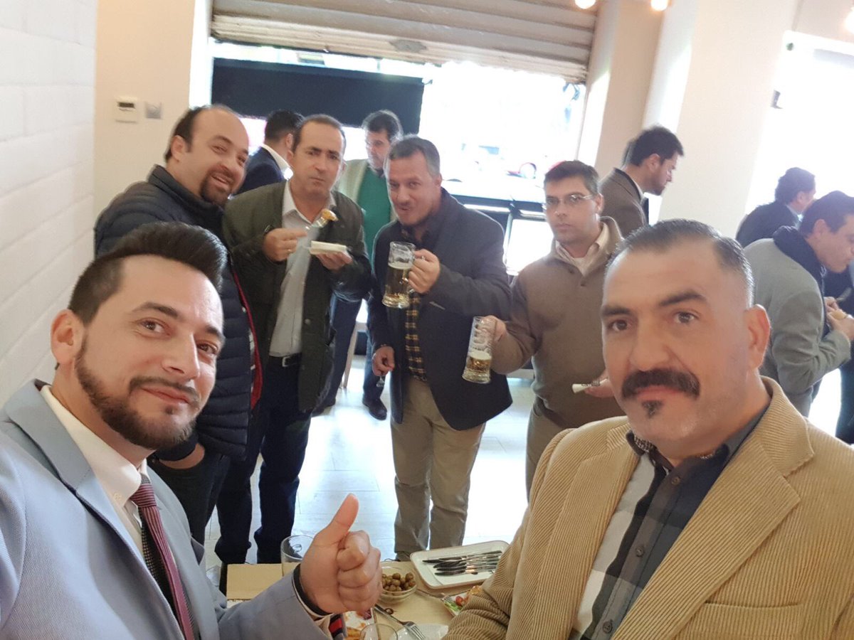 manuelcalderonl's tweet photo. Confieso que soy muy fan de mi equipo de ventas #Onsicom @onsicom #fibraoptica #vamosquenosvamos #familiafeliz https://t.co/cH0RcdJVam