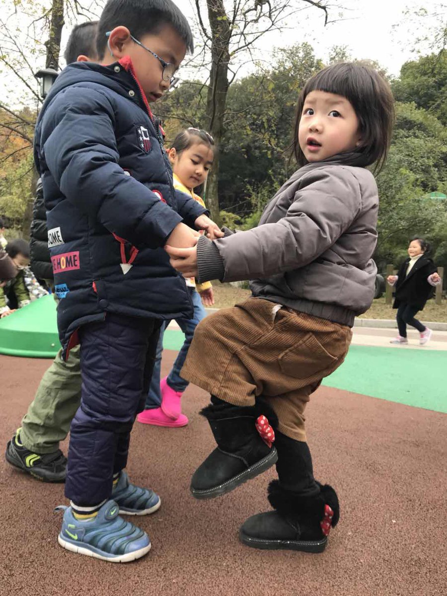 LI_LIN06's tweet photo. Static balancing, 1-leg standing and peer support @Create_Dev @creatorjohn #firstFUNS in Hangzhou kindergarten @EFECLtd https://t.co/a3O5WMFXJP