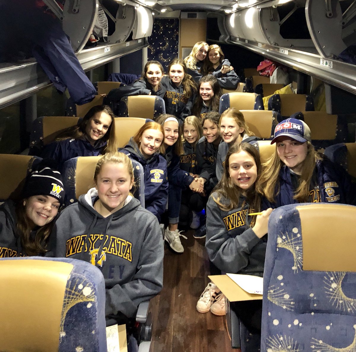 Off to Grand Rapids to win some hockey games #16strong #roadtrip #girlpower 💪🏼🏒💛💙<a href="/YouthHockeyHub/">YHH</a>