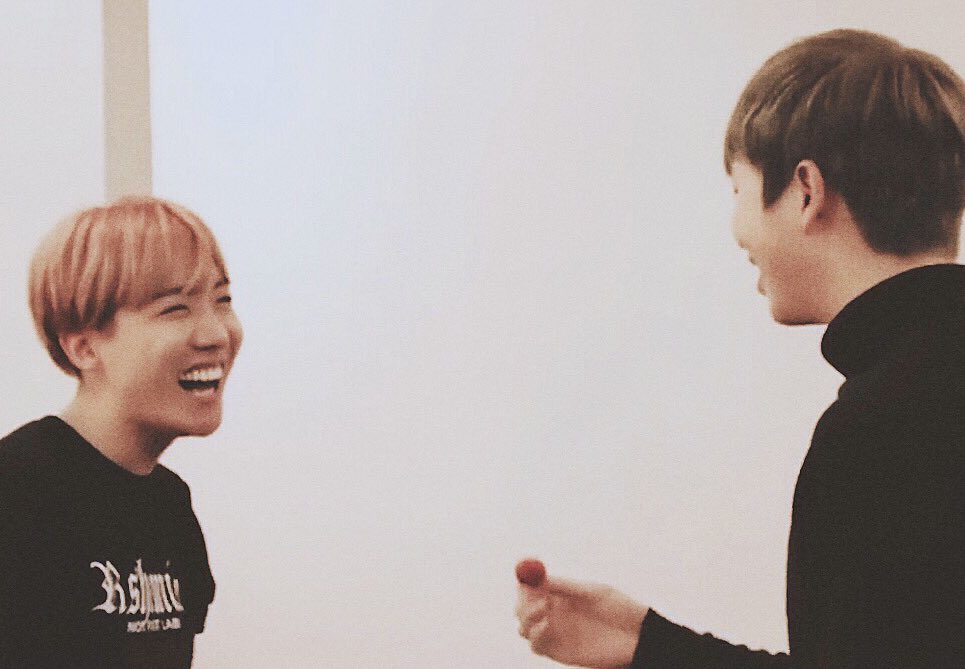 hoxeokie's tweet photo. namseok feeding each other strawberries?? yes please https://t.co/Y4mqbvkNDY