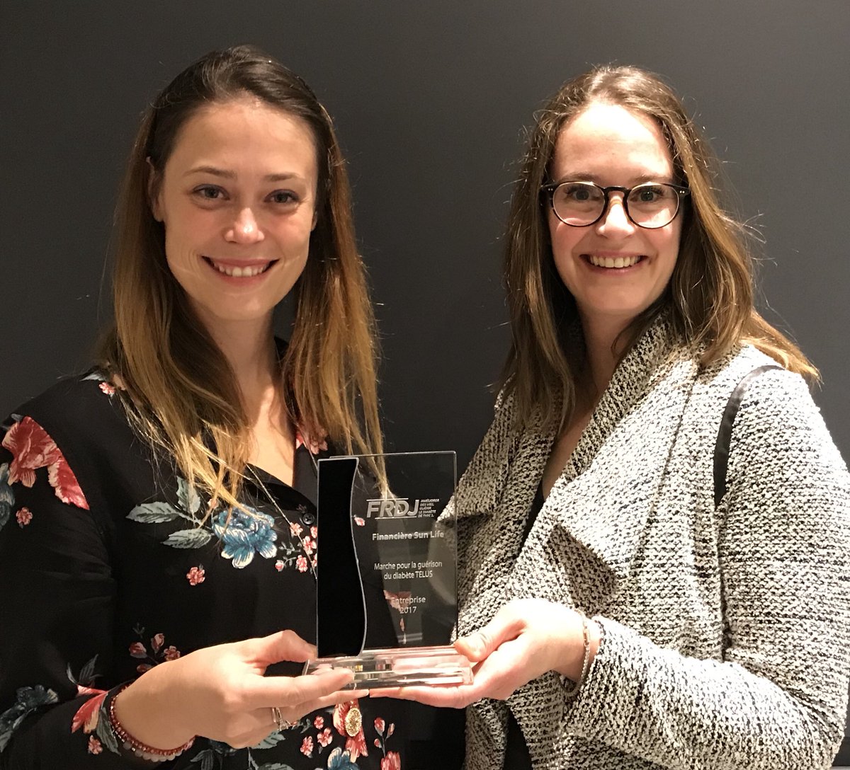 Bravo #EquipeSunLifeQC <a href="/SunLifeQC/">Sun Life Québec</a> <a href="/SunLifeCA/">Sun Life Canada</a> pour ce prix @frdjquebec pour l’activation de La Marche pour la guérison du diabète TELUS! <a href="/annielepine80/">Annie Lépine</a> @marynmcgill <a href="/pjoliat/">Paul Joliat</a>