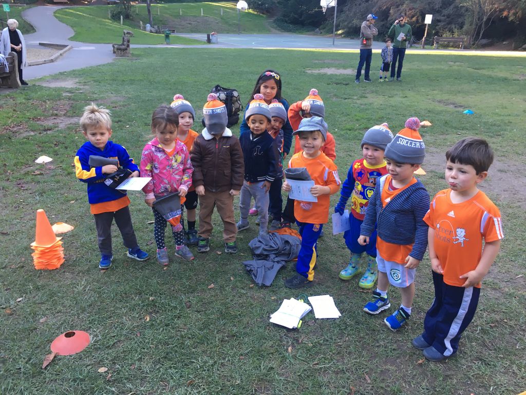 SoccerShotsSF's tweet photo. Prizes galore! We can't get enough of these happy hats warming our players all over parks in the Bay Area! Sign up now at https://t.co/PqcoTSFsfP and join the fun! https://t.co/tlQ1Vss9a2