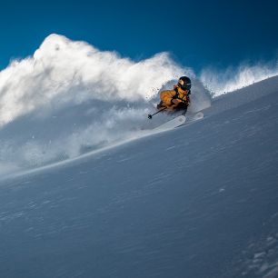 Adventure16's tweet photo. Unrivaled protection for the mountain. Check out the latest snow sports styles from @thenorthface https://t.co/juLnUhbPsp https://t.co/NdgyT9Rx1D