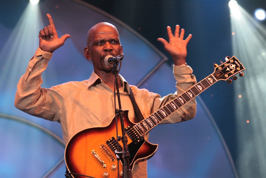 UnathiMem's tweet photo. He has impacted their careers in one way or other. He speaks highly of all of them @Selaelo_Selota #RayPhiri @jimmydludlu. Hopefully they can join him #SowetoTheatre #March2018 #ThembaMokoenaBenefitConcert @PlaySAMusic  @PaulweMvula @Nonobear https://t.co/qv5PgzPO3Z