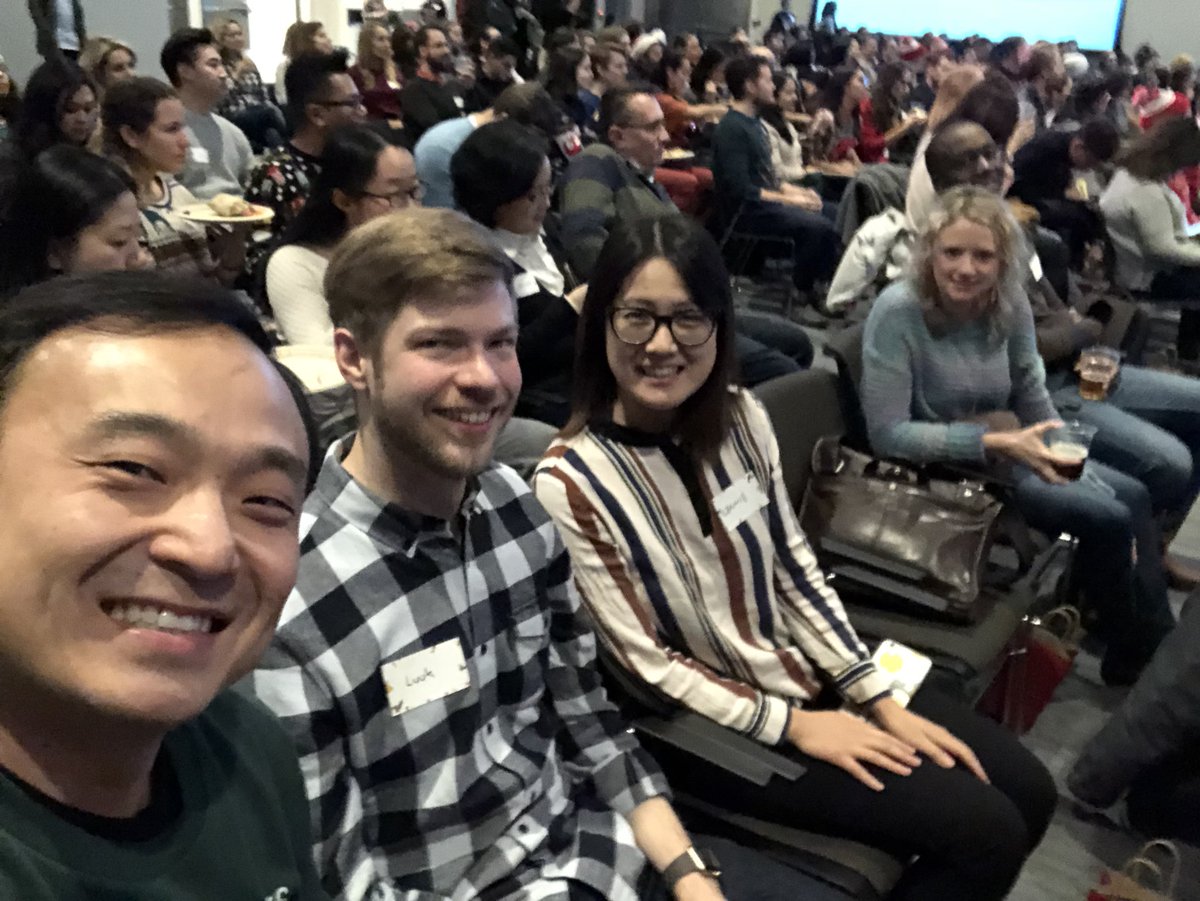 jdotpak's tweet photo. @TradeRevTweets Creative team at #WeAreDesignX looking forward to the speakers! #TradeRev #RevolutionizingDesign https://t.co/80aaIG5S8W
