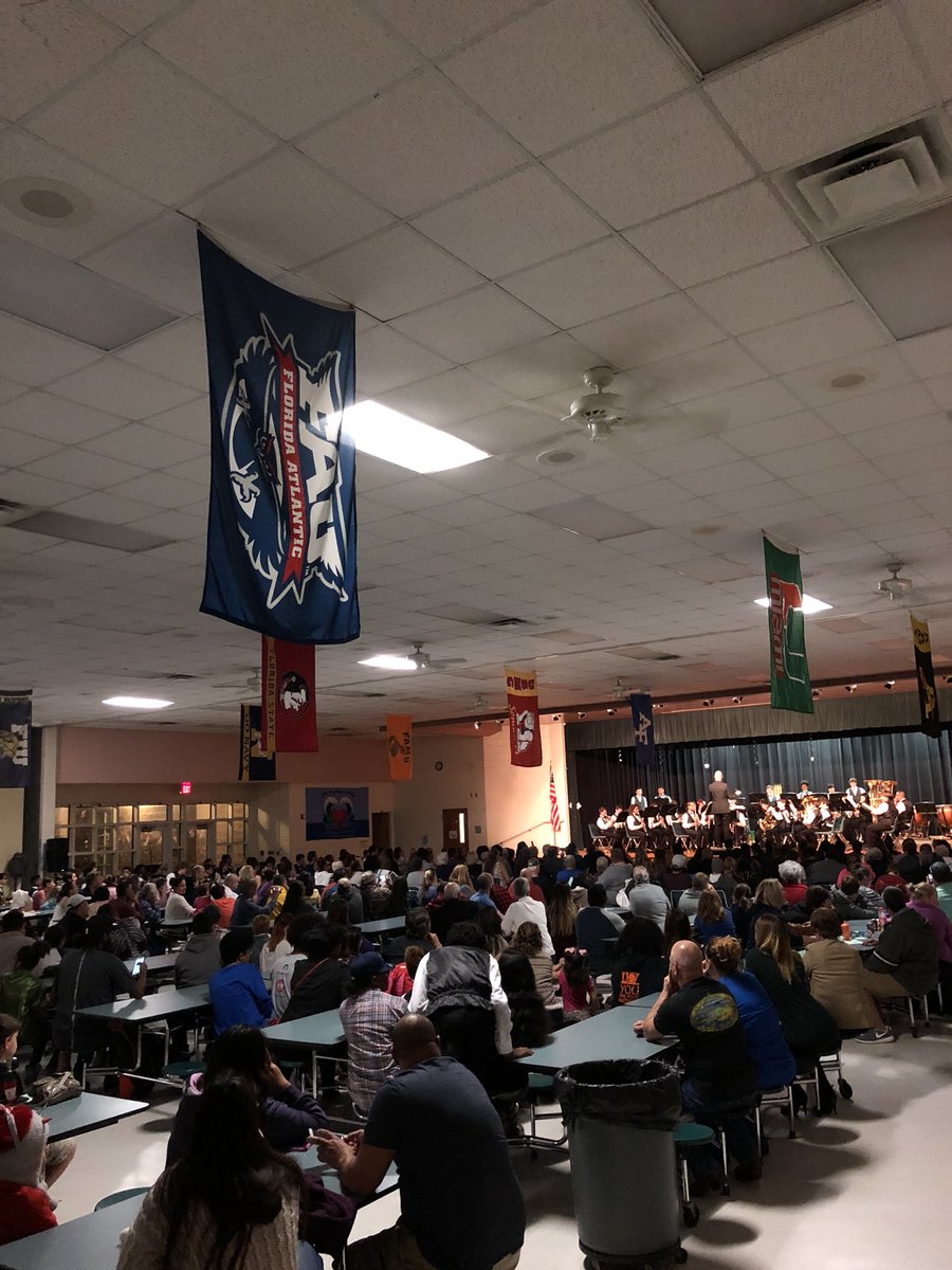 tommyv26's tweet photo. Full house for our Winter Concert! Beautiful music...thank you HMS students, parents, teachers and especially- Mr. Thompson #hmsgrit https://t.co/yvu7Wh8CMU