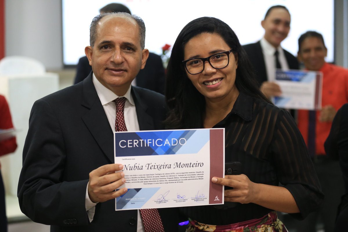 AdvParaAmapa's tweet photo. Líderes recebem seus certificados de conclusão do primeiro módulo de Capacitação Teológica de Líderes. #Catel2017 https://t.co/HzVisFskdS
