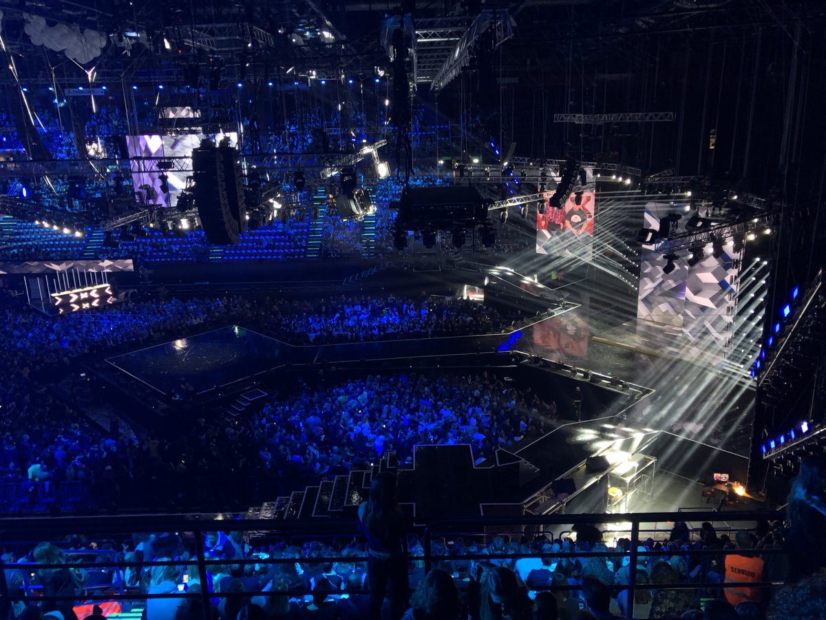 crix12's tweet photo. #XFactorFinal https://t.co/Zzm7lsRR45
