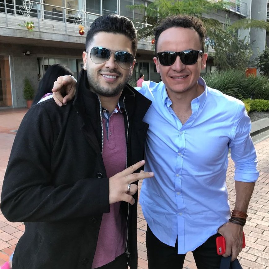jambohemio's tweet photo. Los buenos consejos nos ayudan a crecer 
Aquí con el Parcero @Fonseca 
Aún estamos #AOtroNivel 
#JamMontenegro
@AOtroNivelCo 
#CaigoEnLaRed https://t.co/eDn70OzYhn