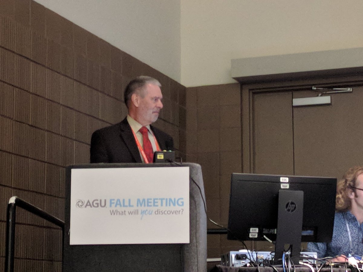 Anirudh_14's tweet photo. Dr. Robert Hazen, the PI of the #DTDI presenting a talk on Network Analysis of the Geo and Biospheres. #AGU17 #twcrpi . @CarnegieGeoPhys @deepcarb https://t.co/GdZQTgtus4