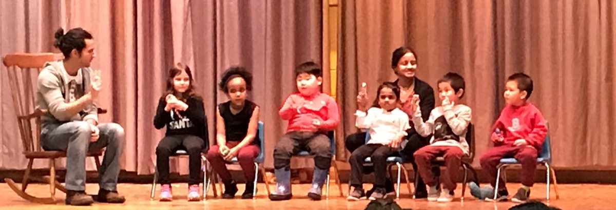 MacklinPS_TDSB's tweet photo. #MacklinMagic kindergarten winter assembly!! https://t.co/idyfK0IMo9