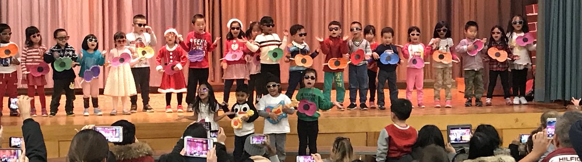 MacklinPS_TDSB's tweet photo. #MacklinMagic kdg winter concert https://t.co/tuLlQct42M