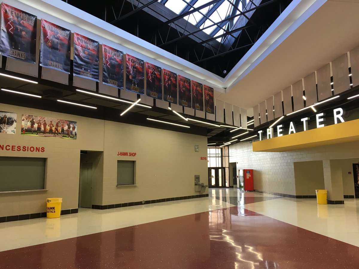 JeffersonJHawks's tweet photo. Senior banners are on display in the triangle! @JhawkSports #CommitToTheHawk https://t.co/XrpYqgbAFa