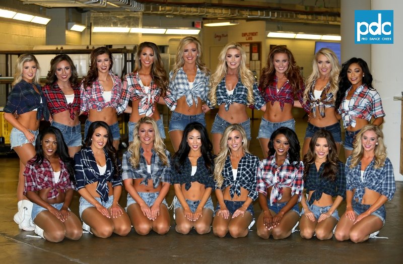 ProDanceCheer's tweet photo. Dallas Mavericks Dancers COUNTRY DANCE Photo Gallery #NBA 📸-->> https://t.co/5A4Zr1M3g8 https://t.co/6YZRwtofbw