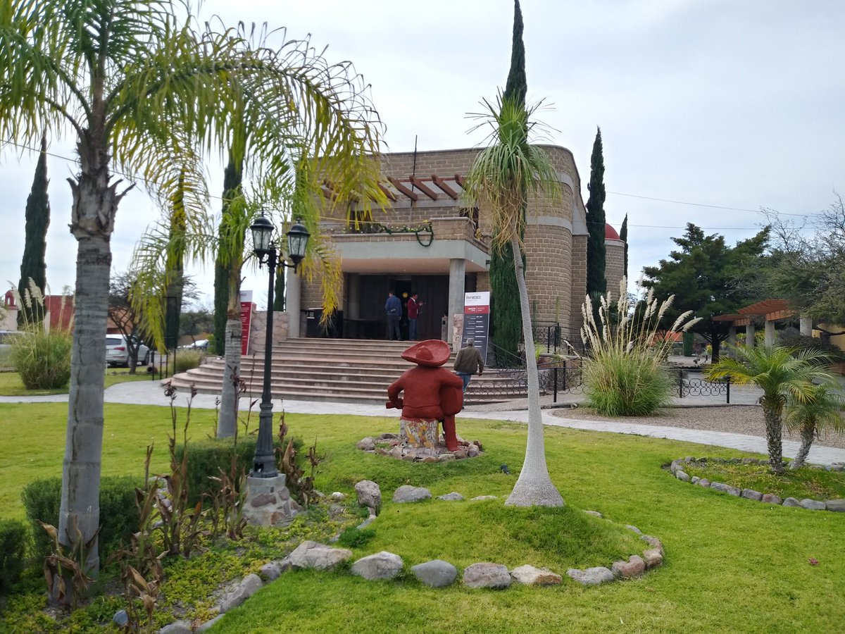 ManuelFranco0's tweet photo. #rancholoslabradores Gran inversion! Y un exelente lugar para mejorar nuestra habilidad profesional! #foroKwAllende2017 #kwAllende https://t.co/bbE7IQTC1n