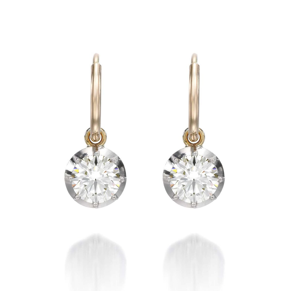 JMcCdiamonds's tweet photo. 0.70ct Gypset Hoops... LOVE 
.
.
.

#jessicamccormack #jessicamccormackdiamonds #jotd #finejewellery #diamondjewellery #lovegold #lovesilver #jewellerydesigner #jewelrydesign #jewelrydesign #diamond #diamonds #earrings https://t.co/Iz7XEQnDTg