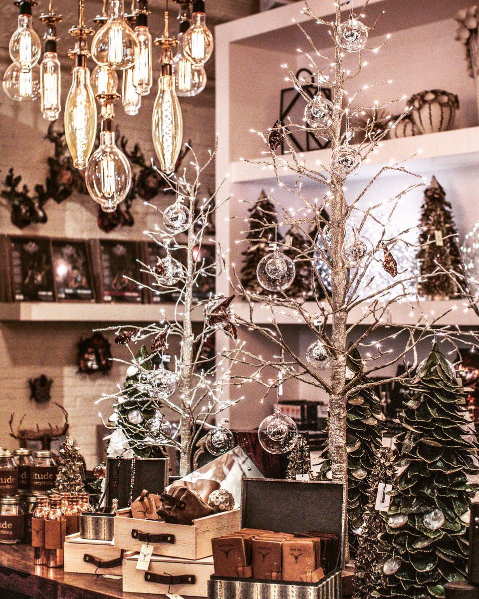 VaudevilleFBG's tweet photo. Get Your Home In The Holiday Mood! #christmasdecor #homedecor https://t.co/mqG79PT87l