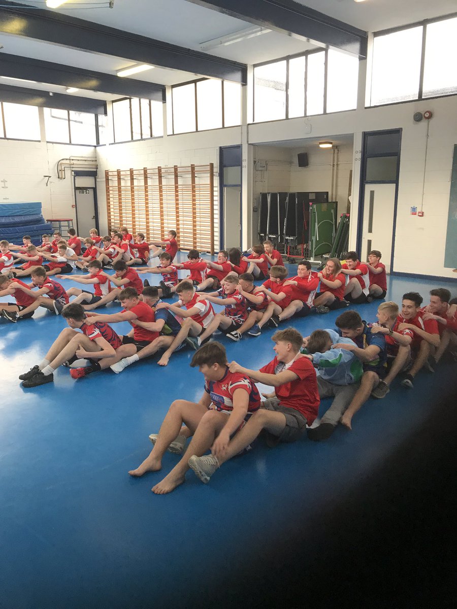 StjohnboysPE's tweet photo. Rowing race with Yr 11 core PE
#Christmaslesson
#somethingdifferent https://t.co/asAyH4Am98
