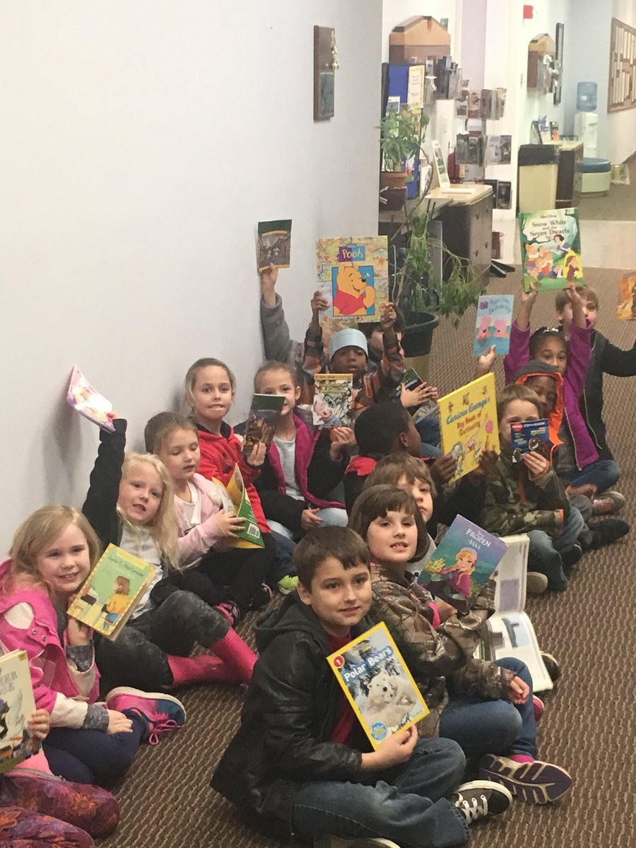 JoCoLaReads's tweet image. JoCoLa is exited about reading!  #grayelementary #superjcss