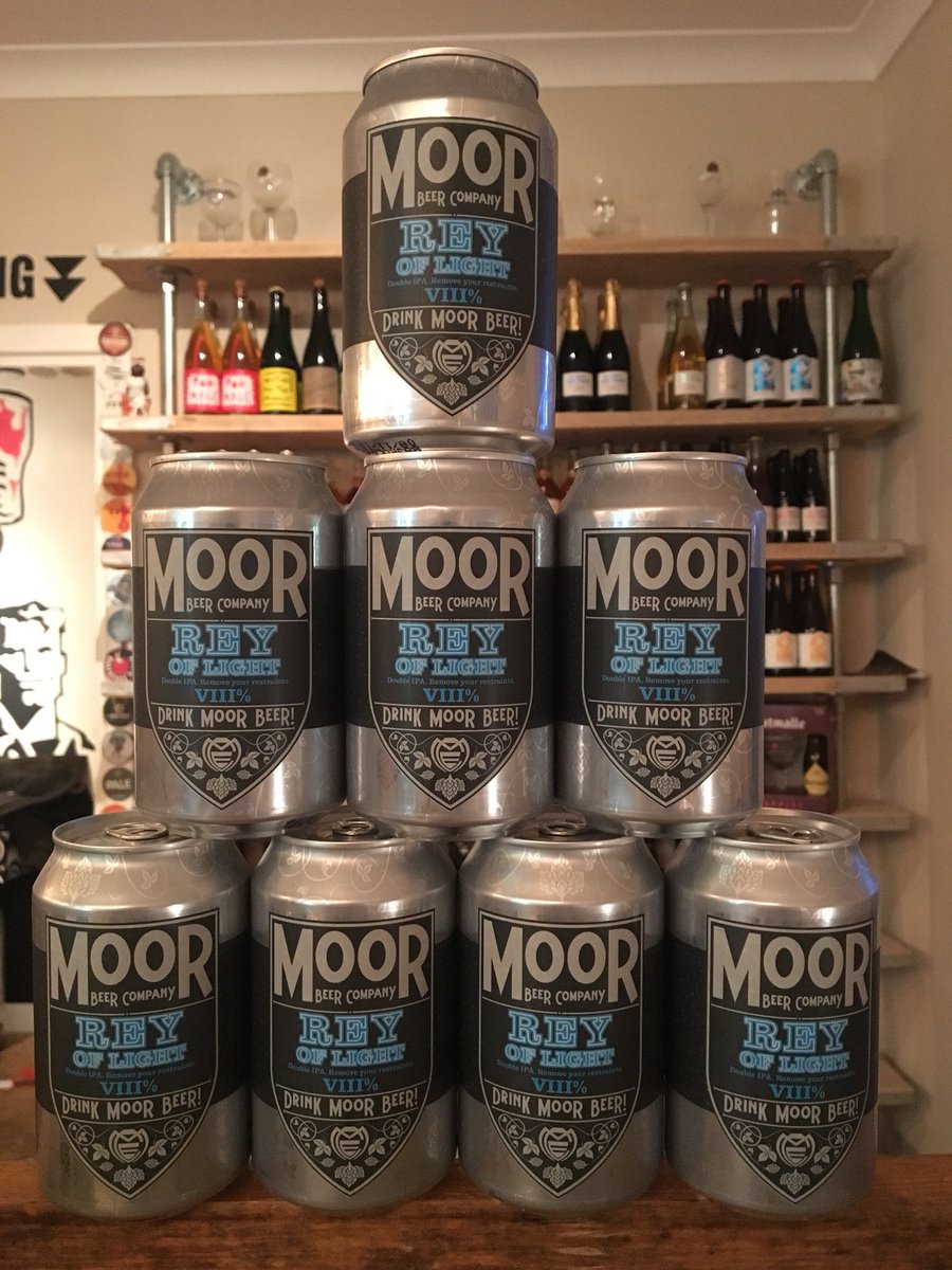 BeerRevHay's tweet photo. This *is* the beer you’re looking for. One for all those last Jedis from @drinkmoorbeer! #TheLastJedi #starwars #EpisodeVIII. Online now! https://t.co/3QbftfdtRk