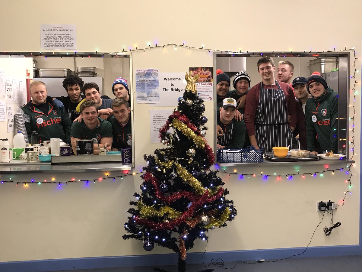 LeicesterTigers's tweet photo. Thank you to The Bridge Homelessness To Hope for having our Development Squad in tonight to cook dinner and spread some Christmas 🎄 cheer! #tigersfamily 🐯 https://t.co/KQHCM1VelG
