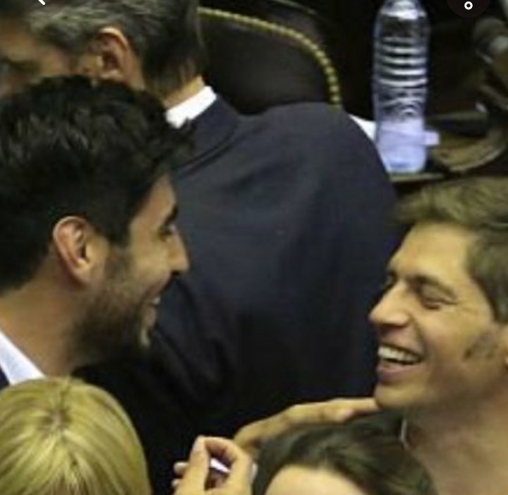 eljugenio's tweet photo. El Frente Rerobador, festejando con los de Unidad Ciudadana....
En Diputados.... https://t.co/BiqZKftXif